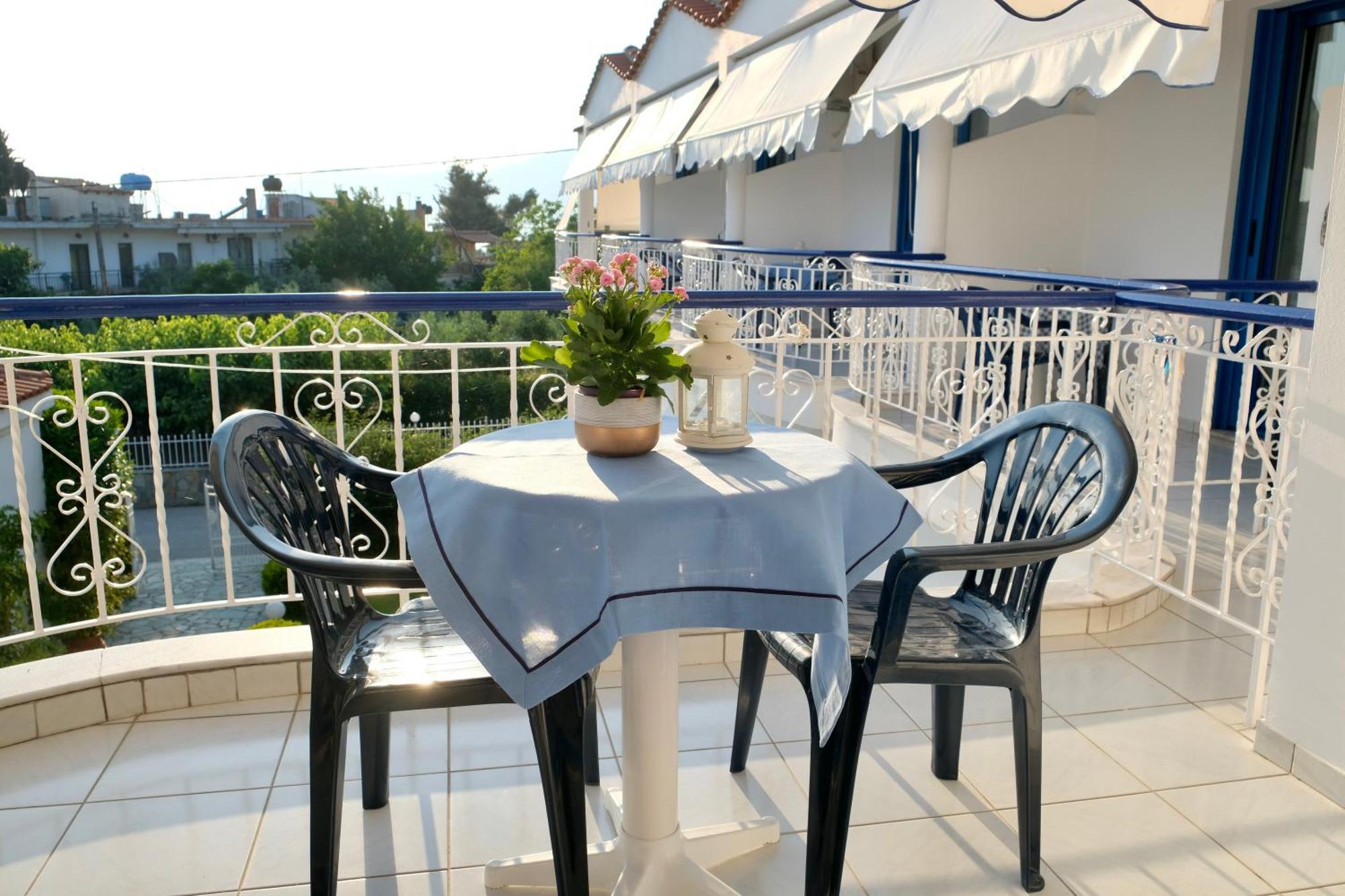 Leventis Apartments Rovies Exterior foto
